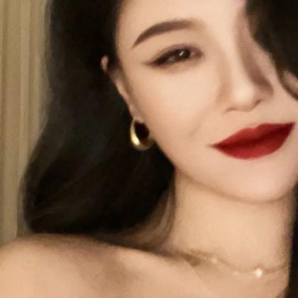 侧脸红唇唯美女生头像 高清成熟好看的侧脸红唇头像女生图片
