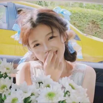 浪漫美丽女生头像 高清带花的浪漫唯美女生头像图片大全