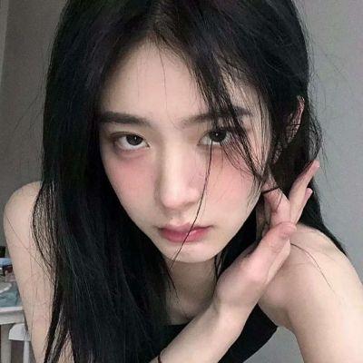 酷酷高冷的头像女生真人温柔图片