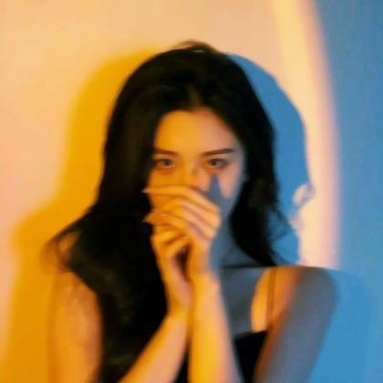 模糊感小众女头像 高清温柔有氛围的小众模糊高级感头像图片