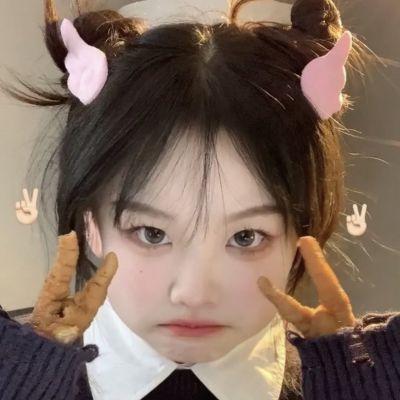 呆萌头像女生真人少女高清图片