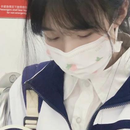 头像高级感女干净真人照片