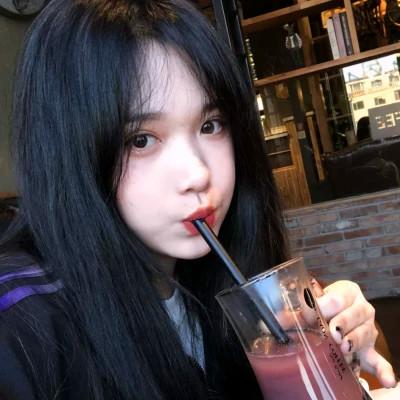 精选微信女生真人头像