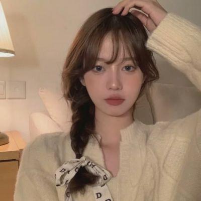 2023最火的露脸女生头像图片