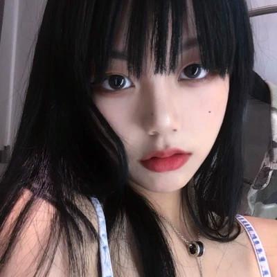 精选微信女生真人头像