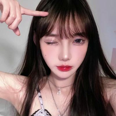 精选微信女生真人头像
