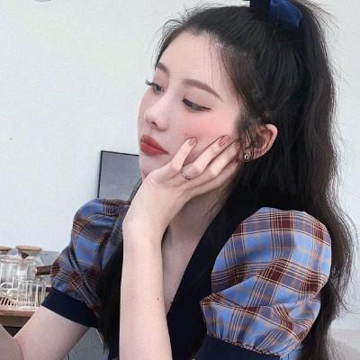 精选微信女生真人头像