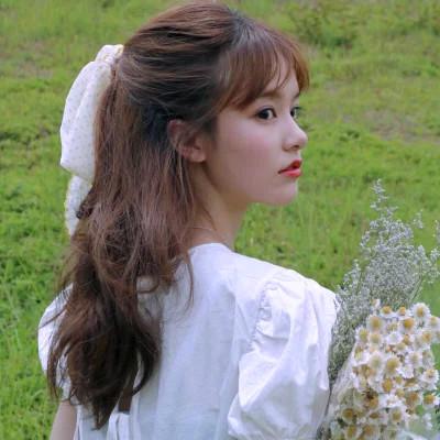 精选微信女生真人头像