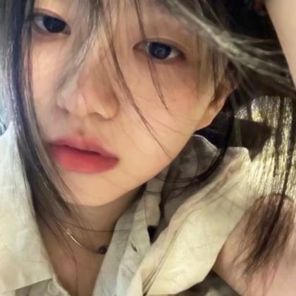 女生头像清新高级小众真人图片