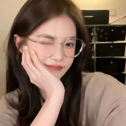 干净女生头像真人小众高清图片