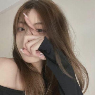 2023最火的露脸女生头像图片