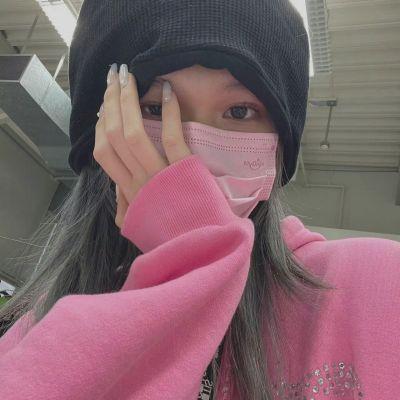 2023最火的露脸女生头像图片