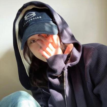 干净女生头像真人小众高清图片