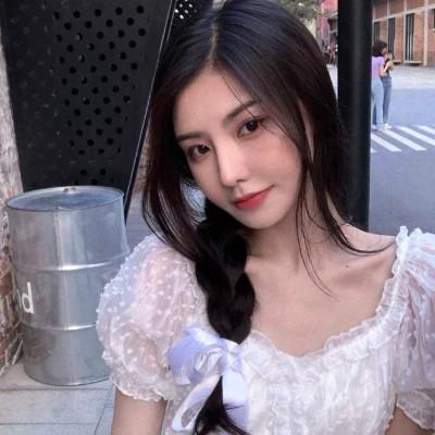 精选微信女生真人头像