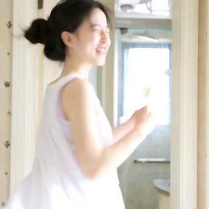 干净女生头像真人小众高清图片