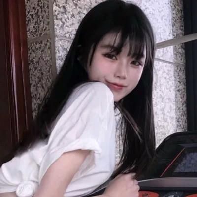 精选微信女生真人头像