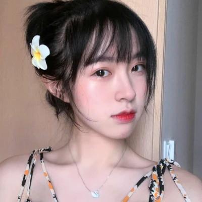 精选微信女生真人头像