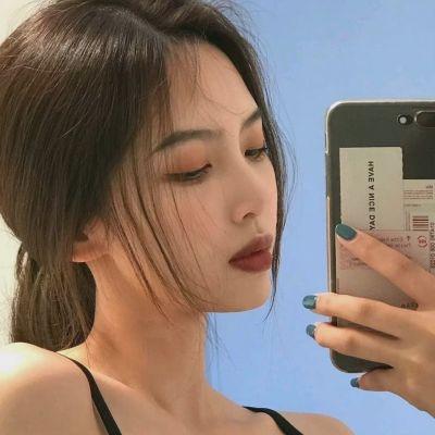 2023最火的露脸女生头像图片