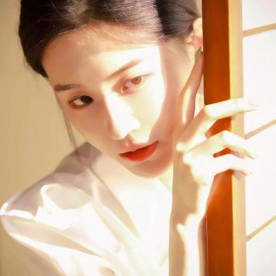 网络精美女生头像 高清好看的网络图片头像女生专用真人