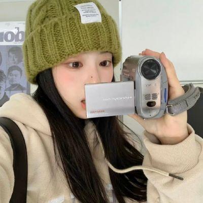 头像女相机拍照,新版高清拿相机的女生头像图片