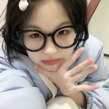 女生头像ins可爱真人图片 大部分戴眼镜