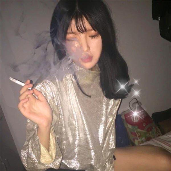 冷酷真人女生头像好看图片