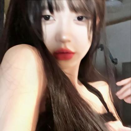 高级感十足的头像女生时尚图片