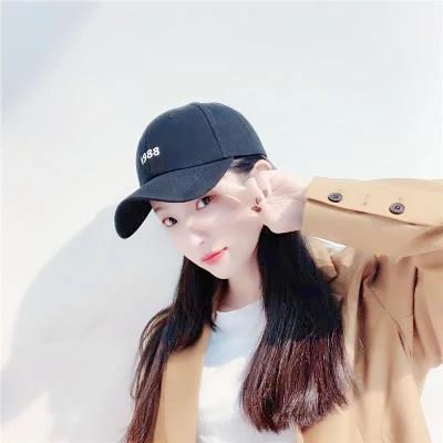 戴帽子的最新女头像图片