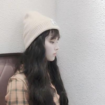 戴帽子的最新女头像图片