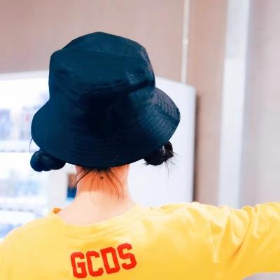 戴帽子的最新女头像图片