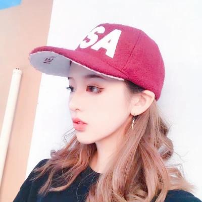戴帽子的最新女头像图片