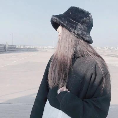 戴帽子的最新女头像图片