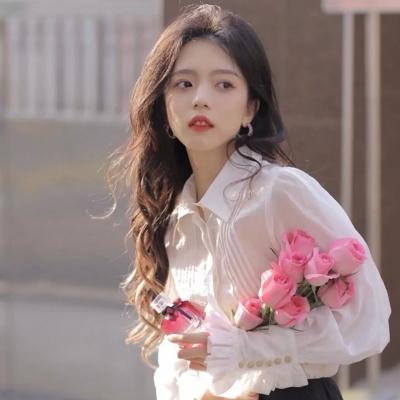 女生头像抱花温柔,高清清新好看的头像女生唯美温柔抱花图片