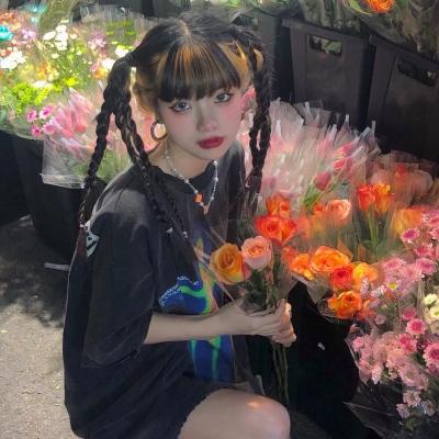 女生头像抱花温柔,高清清新好看的头像女生唯美温柔抱花图片