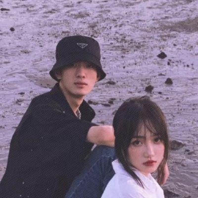 海边唯美浪漫情侣头像图片 一左一右双人版海边情头