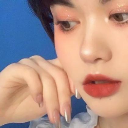 头像女生酷酷的照片可爱 高清好看酷酷的女生图片可爱头像