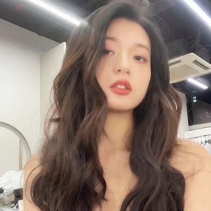 头像女生酷酷的照片可爱 高清好看酷酷的女生图片可爱头像