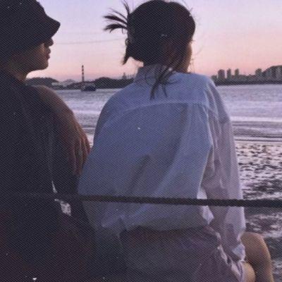 海边唯美浪漫情侣头像图片 一左一右双人版海边情头