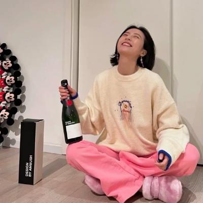 可爱又不失搞怪的真人女生头像图片系列