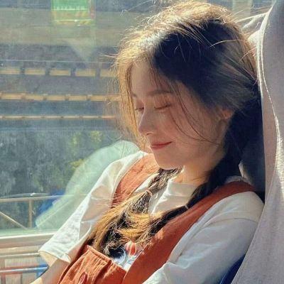 唯美图片女生清新淡雅头像 高清干净又好看的气质头像女