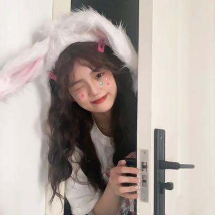 女生头像简约高级感穿搭图片
