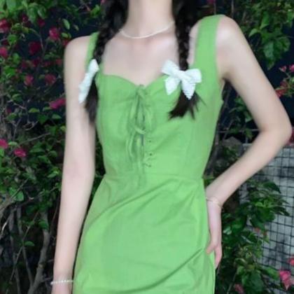 女生头像简约高级感穿搭图片