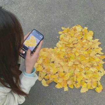 超酷短发中性风女生头像图片