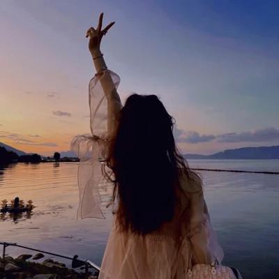 超级好看的女生背影头像图片大全