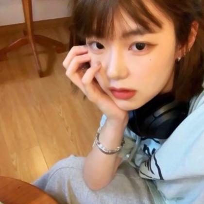 高级感头像女小众真人高清图片