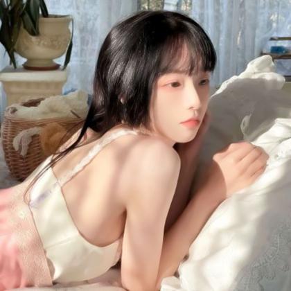 女生高端大气上档次头像 高清衣服很少但很高档的女生图片