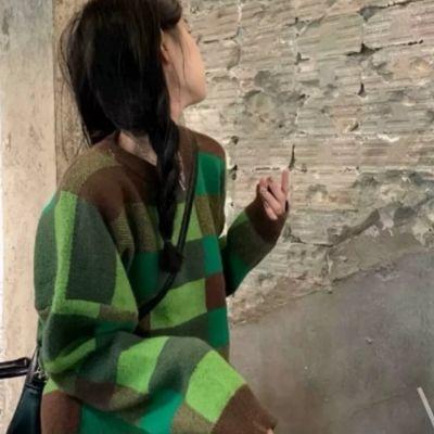 女生头像ins高级质感绿色真人图片