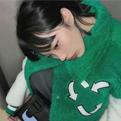 女生头像ins高级质感绿色真人图片