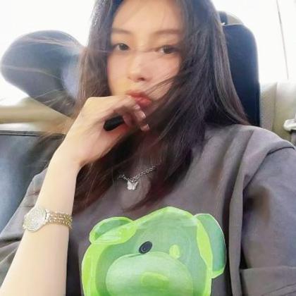会发光的头像女生真人高清图片