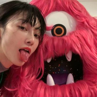 头像图片女红色系,高清高级感满满的红色头像女生图片